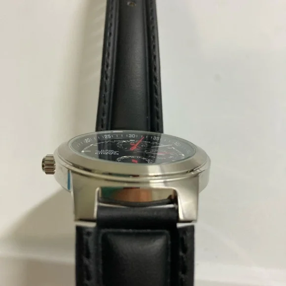 Casio edifice watch, black & silver dial, red accents, working battery, EF308 - Picture 9 of 13